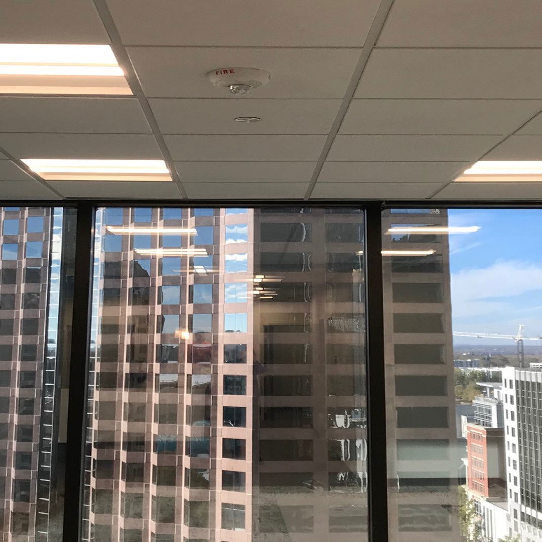 Recessed troffers in a drop ceiling